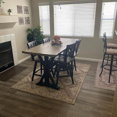 New Beautifully Remodeled Home In Las Vegas Exterior photo