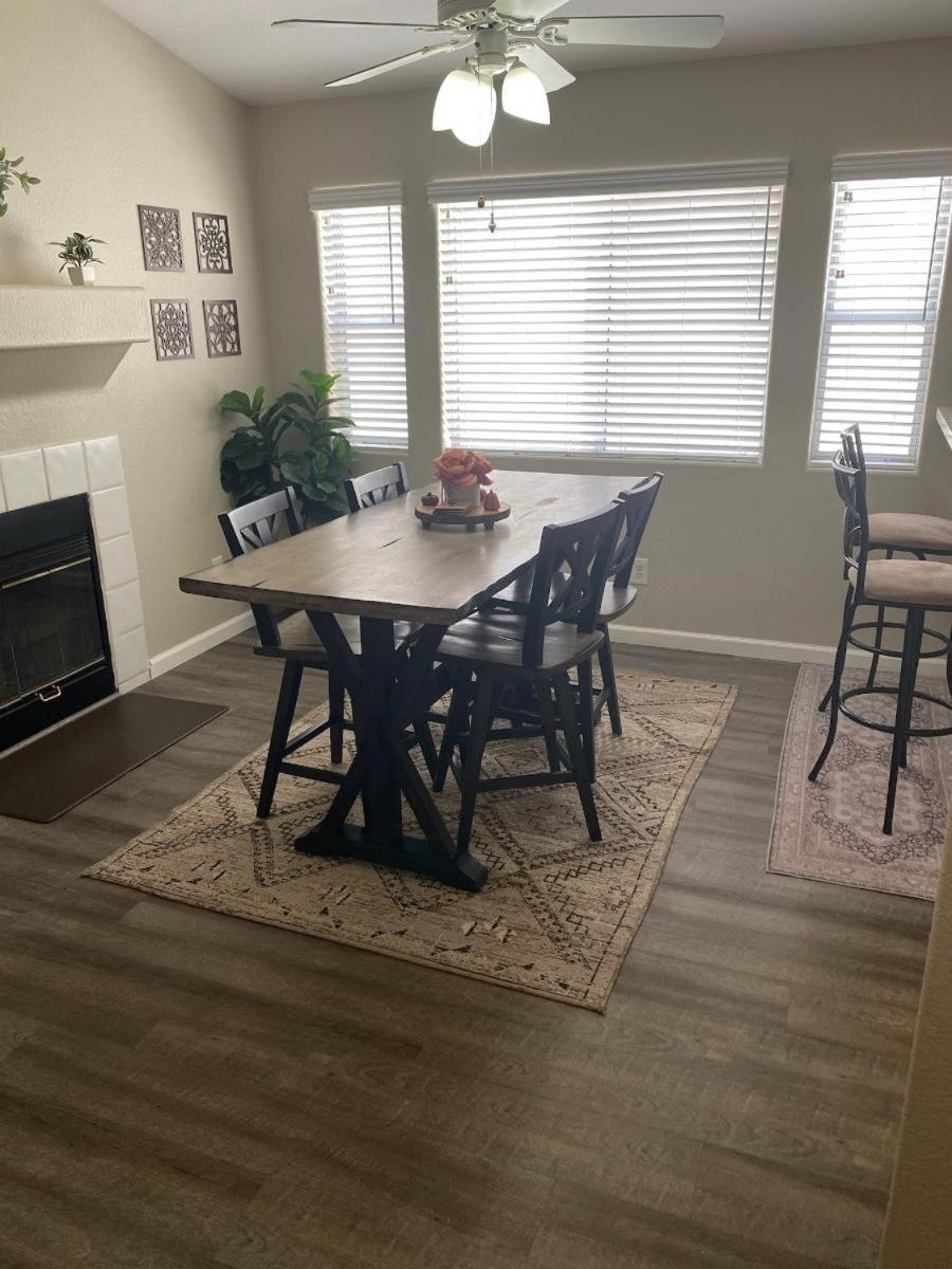 New Beautifully Remodeled Home In Las Vegas Exterior photo